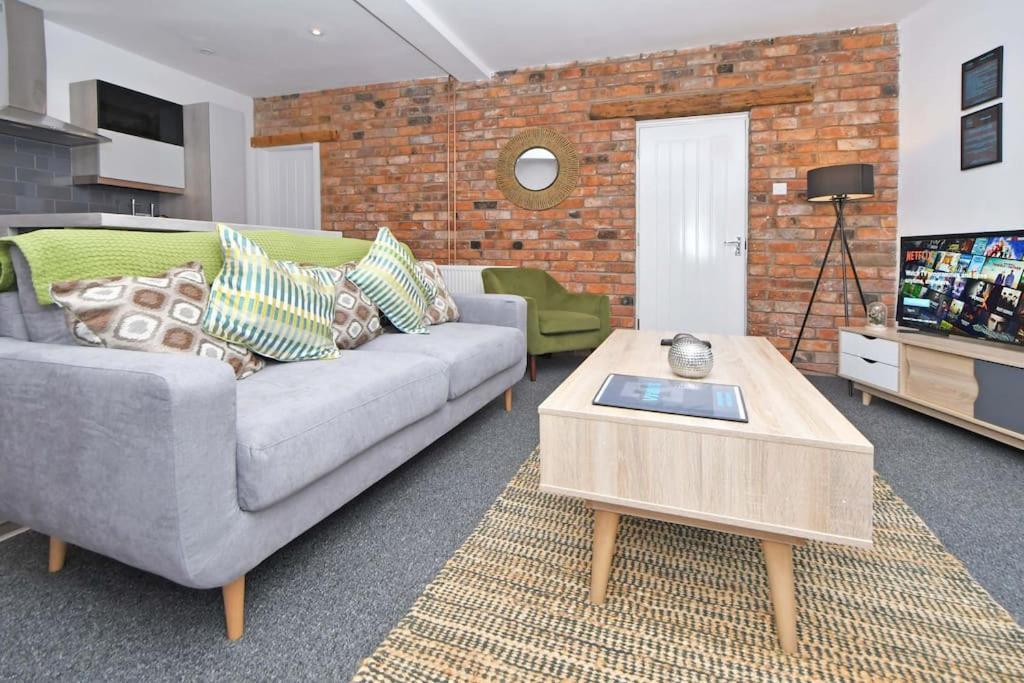 Lyndale House - By Sigma Stays Crewe Dış mekan fotoğraf